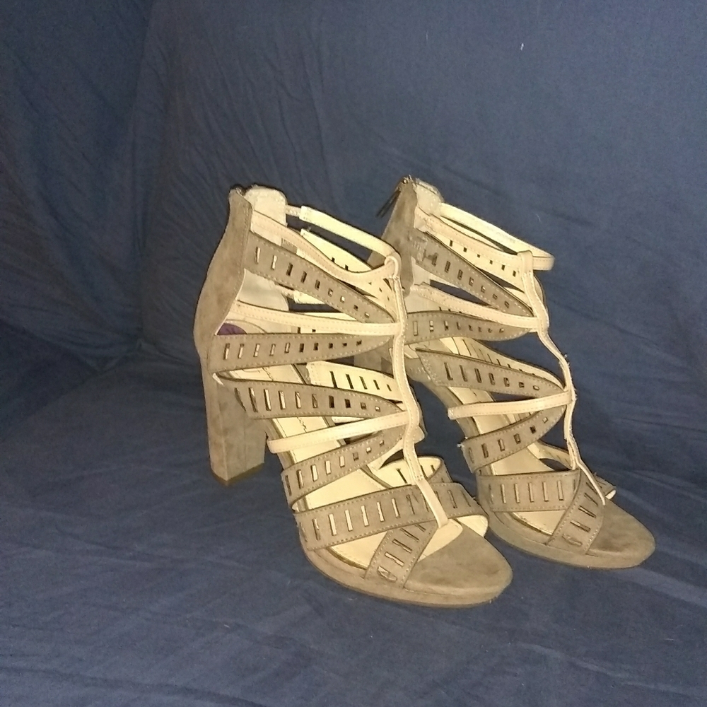 Jessica Simpson heels | Color khaki Size 6.5
